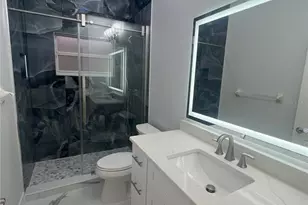 1066 Whitegate Ct, Sarasota, FL 34232 - Photo 25