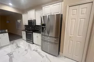1066 Whitegate Ct, Sarasota, FL 34232 - Photo 11