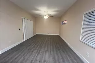 1066 Whitegate Ct, Sarasota, FL 34232 - Photo 9