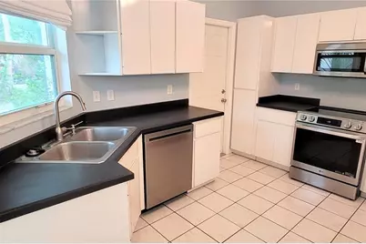 2354 Tami Sola Street, Sarasota, FL 34237 - Photo 5