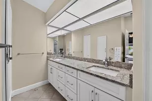 212 68th St NW, Bradenton, FL 34209 - Photo 9