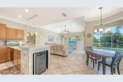 6521 Sundew Court, Bradenton, FL 34202 - Photo 9