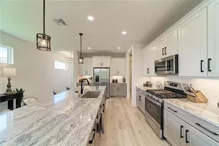1047 Waterline Ct, Sarasota, FL 34240 - Photo 11