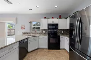 7020 49th Pl E, Palmetto, FL 34221 - Photo 11