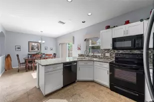 7020 49th Pl E, Palmetto, FL 34221 - Photo 9