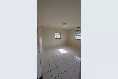 3720 Pin Oaks Street, Sarasota, FL 34232 - Photo 7