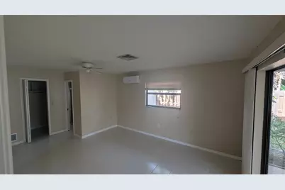 3720 Pin Oaks Street, Sarasota, FL 34232 - Photo 5