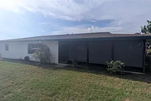 3720 Pin Oaks St, Sarasota, FL 34232 - Photo 13