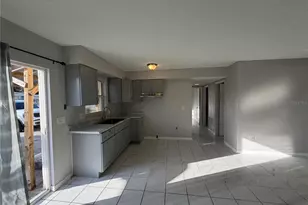 5219 31st St Ct E, Bradenton, FL 34203 - Photo 5