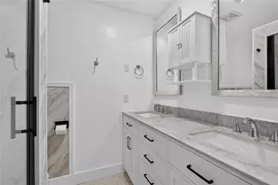 2709 Marlette St, Sarasota, FL 34231 - Photo 7