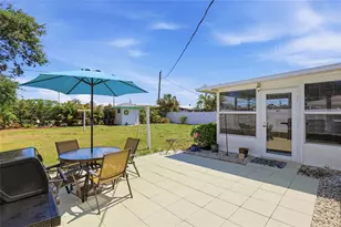 2101 Jo an Dr, Sarasota, FL 34231 - Photo 27