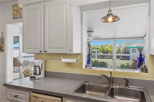 2101 Jo an Dr, Sarasota, FL 34231 - Photo 15