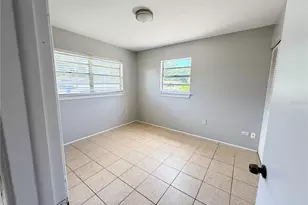 3842 Hawkeye Cir, Sarasota, FL 34232 - Photo 5
