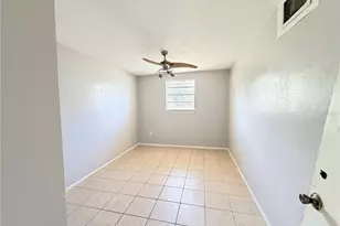 3842 Hawkeye Cir, Sarasota, FL 34232 - Photo 9