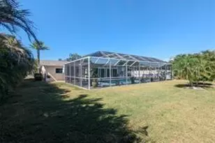 3070 Gulf Gate Dr, Sarasota, FL 34231 - Photo 17