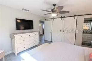 3070 Gulf Gate Dr, Sarasota, FL 34231 - Photo 11