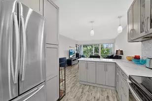 2155 Wood St, Sarasota, FL 34237 - Photo 9