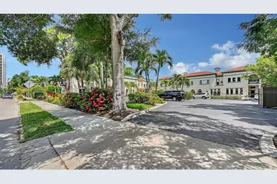 1685 Laurel Street #3, Sarasota, FL 34236 - Photo 9