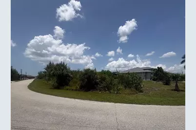 10571 Poughkeepsie Circle, Port Charlotte, FL 33981 - Photo 5