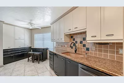 660 Golden Gate Point #51 & 52, Sarasota, FL 34236 - Photo 21