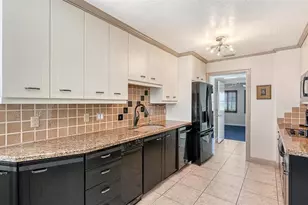 660 Golden Gate Point, Sarasota, FL 34236 - Photo 21