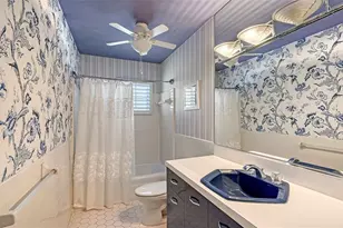 660 Golden Gate Point, Sarasota, FL 34236 - Photo 27
