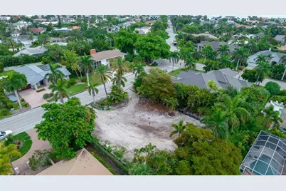 338 Bird Key Drive, Sarasota, FL 34236 - Photo 7