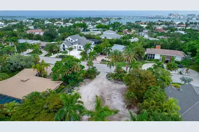 338 Bird Key Drive, Sarasota, FL 34236 - Photo 9
