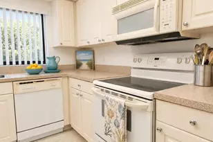 1435 57th St W, Bradenton, FL 34209 - Photo 11