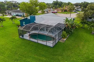 1401 Georgetowne Dr, Sarasota, FL 34232 - Photo 5