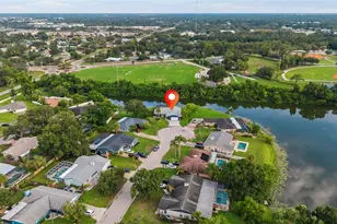 1401 Georgetowne Dr, Sarasota, FL 34232 - Photo 35