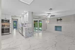 1401 Georgetowne Dr, Sarasota, FL 34232 - Photo 21