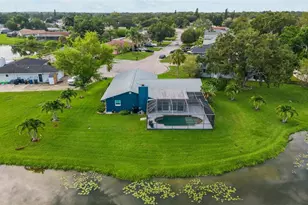 1401 Georgetowne Dr, Sarasota, FL 34232 - Photo 3