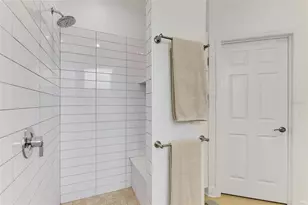 8467 Nandina Dr, Sarasota, FL 34240 - Photo 19