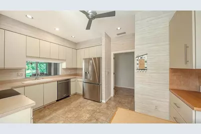 3331 Hadfield Greene #49, Sarasota, FL 34235 - Photo 11