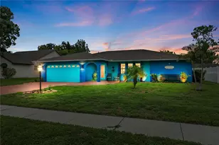 914 Plum Tree Ln, Sarasota, FL 34243 - Photo 1