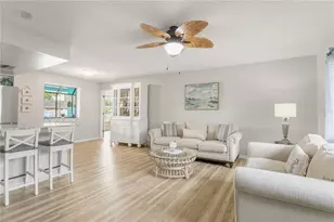 914 Plum Tree Ln, Sarasota, FL 34243 - Photo 9