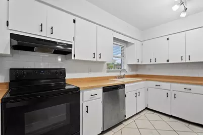519 64th Avenue Drive E, Bradenton, FL 34203 - Photo 9