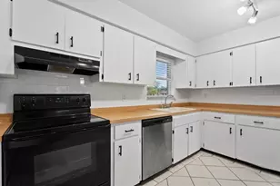 519 64th Ave Dr E, Bradenton, FL 34203 - Photo 9