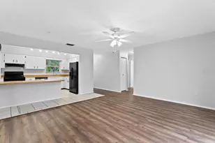 519 64th Ave Dr E, Bradenton, FL 34203 - Photo 5