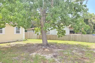 2304 Kingston St S, Saint Petersburg, FL 33711 - Photo 5