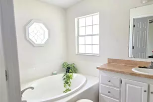 2304 Kingston St S, Saint Petersburg, FL 33711 - Photo 17