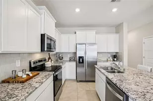 2813 Midnight Pearl Dr, Sarasota, FL 34240 - Photo 15