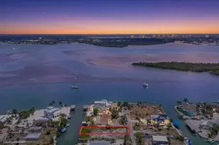 190 Mockingbird Ln, Englewood, FL 34223 - Photo 15
