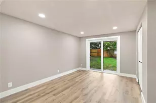 2770 Wood St, Sarasota, FL 34237 - Photo 15