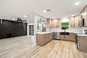 2770 Wood St, Sarasota, FL 34237 - Photo 21