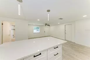 4319 Augustine Ave, Sarasota, FL 34231 - Photo 7
