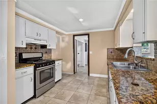 4734 Delmonte Ave, Sarasota, FL 34235 - Photo 11