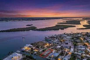 180 Mockingbird Ln, Englewood, FL 34223 - Photo 9