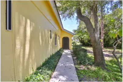 4700 Tivoli Avenue, Sarasota, FL 34235 - Photo 3